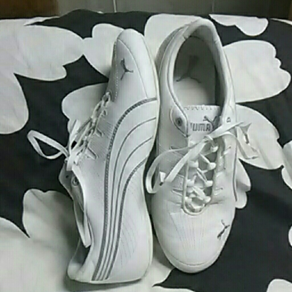 Women's 7.5 puma shoes